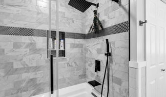 633 Spray Ave, Beachwood, NJ 08722
