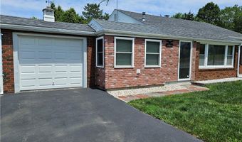 461 River Rd, Lincoln, RI 02865