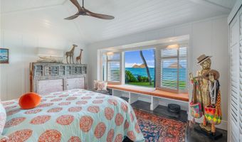 1586 Mokulua Dr, Kailua, HI 96734