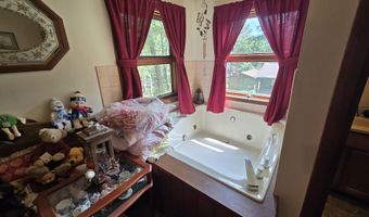 8 Running Bear Ln, Albrightsville, PA 18210