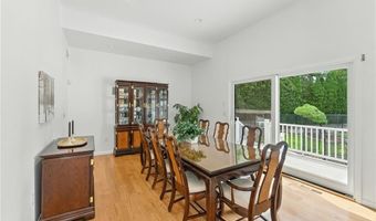 129 Valerie Ct, Cranston, RI 02921