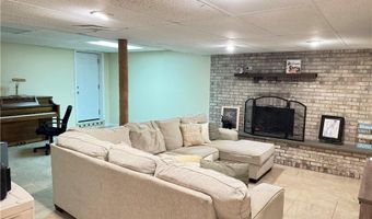 25 Beechnut Dr, Johnston, RI 02919