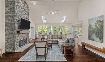 915 Timber Glen Ln, Ballwin, MO 63021