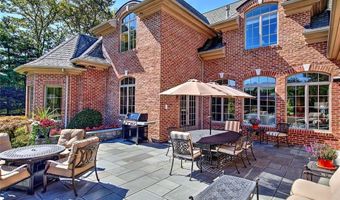 4 Pine Tree Ln, Lincoln, RI 02865