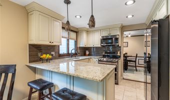 315 Randwood Dr, Amherst, NY 14221