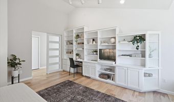 215 Piedmont Dr, Ashland, OR 97520