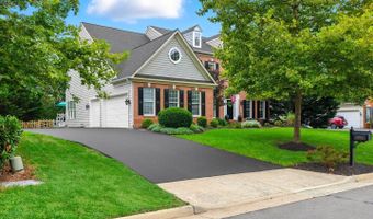 22530 FOREST RUN Dr, Ashburn, VA 20148