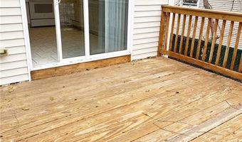 121 Hillwood St, Cranston, RI 02920