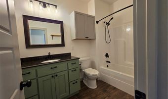 8 Horncastle Dr, Bella Vista, AR 72714