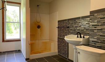 26 Verbraska Ave, Amsterdam, NY 12010