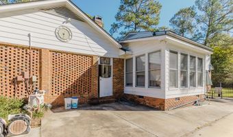 208 Edgewood Dr, Americus, GA 31709