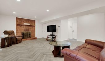 1701 GLASTONBERRY Rd, Potomac, MD 20854
