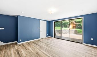1007 Evergreen Rd, Anchorage, KY 40223