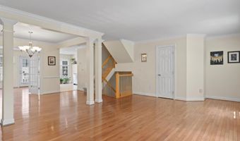 7441 HEATHERFIELD Ln, Alexandria, VA 22315