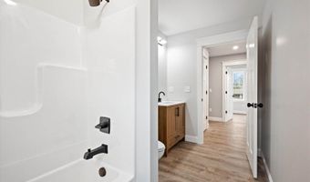 673 Streamside Ave, Hermon, ME 04401