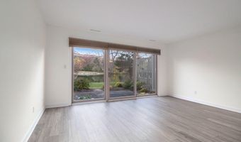 614 Peninsula Ct, Ann Arbor, MI 48105