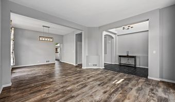 2317 Barrett Dr, Algonquin, IL 60102