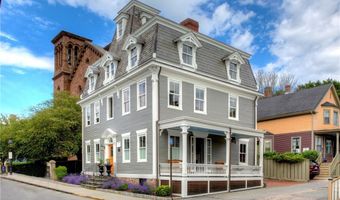 204 Spring St, Newport, RI 02840