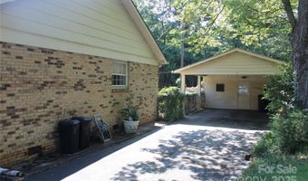7017 Knightswood Dr, Charlotte, NC 28226