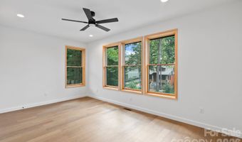 31 Grindstaff Dr, Asheville, NC 28803