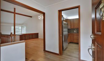 519 E Cooke Rd, Columbus, OH 43214