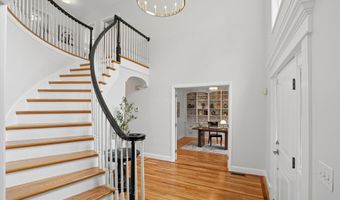 15 Strafford Ln, Bedford, NH 03110