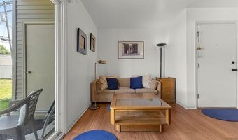 10037 Allen Pointe Dr, Allen Park, MI 48101