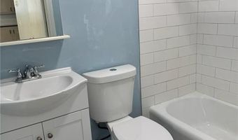 33 Saint Elizabeth St 2, Bristol, RI 02809