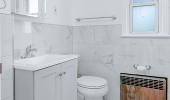 33 E 42ND St 4, Bayonne, NJ 07002
