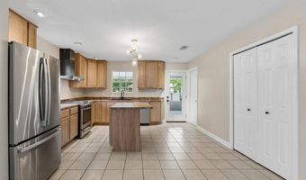 27 Chantilly Ter, Bay St. Louis, MS 39520