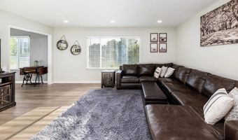 435 W Hawthorne St, Fallbrook, CA 92028