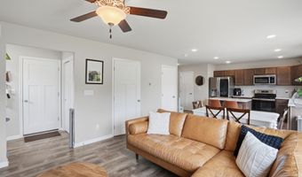 725 17th St SE, Altoona, IA 50009