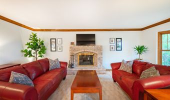 3025 Woods Creek Ln, Algonquin, IL 60102