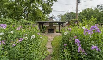2327 Donald St, Ames, IA 50014