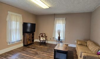 902 N Jefferson St, Ava, MO 65608