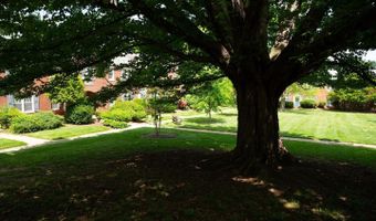 8 AUBURN Ct #A, Alexandria, VA 22305
