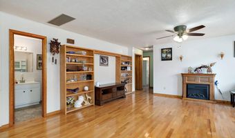 1301 S Tyler Ave, Aurora, MO 65605