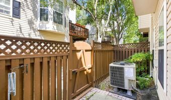 4908 GARDNER Dr, Alexandria, VA 22304