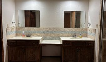 1714 Windsor Cv, Alva, OK 73717