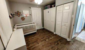 263 E Skyline Dr, Ballwin, MO 63011