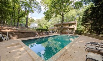 835 Lakeshore Dr NW, Berkeley Lake, GA 30096