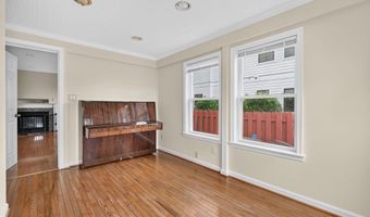 4705 22ND St N, Arlington, VA 22207