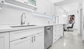 3675 N Country Club Dr 1006, Aventura, FL 33180