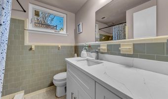 8706 BRAEBURN Dr, Annandale, VA 22003