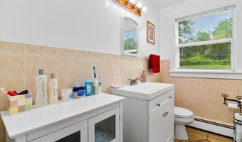 170 Brambley Ln, Bennington, VT 05201
