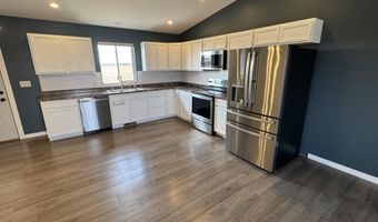2214 S Lawson St, Aberdeen, SD 57401