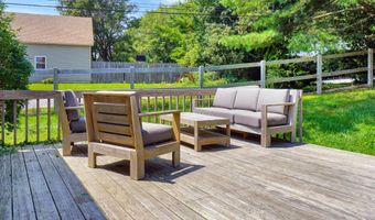 5 Crawford Dr, Bath, ME 04530
