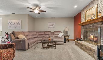 209 River Dr, Bloomfield, IN 47424