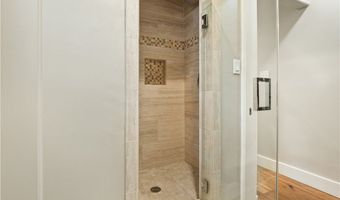 1118 N Beverly Glen Blvd, Los Angeles, CA 90077