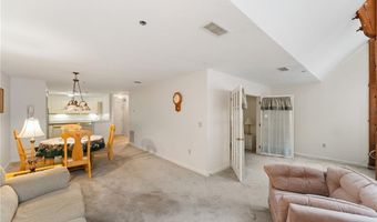 2 School St 133, Lincoln, RI 02802